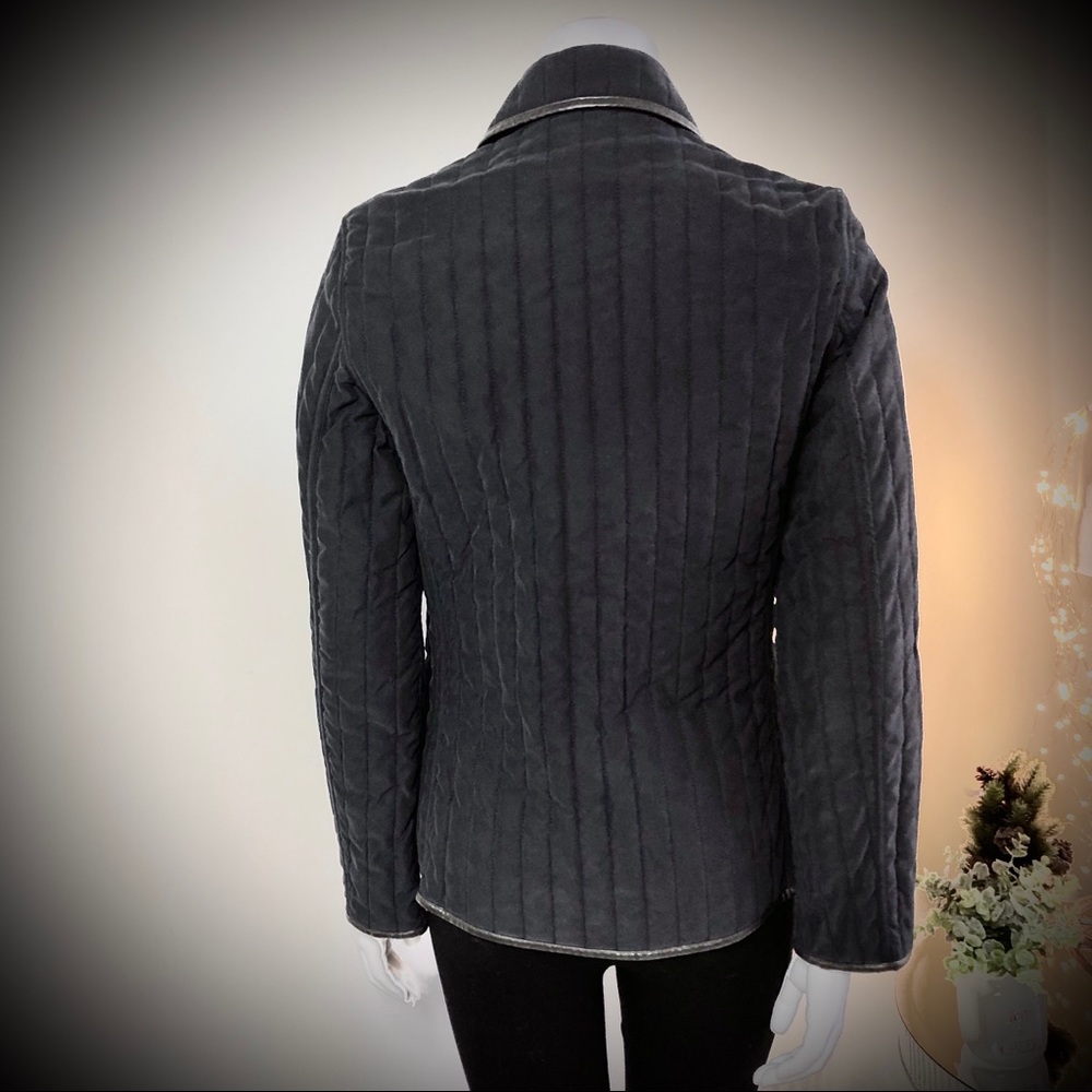 Weatherproof jacket - Picture 3 of 8